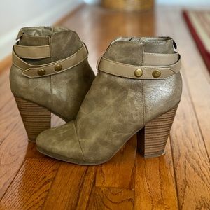 Women’s Heeled Bootie